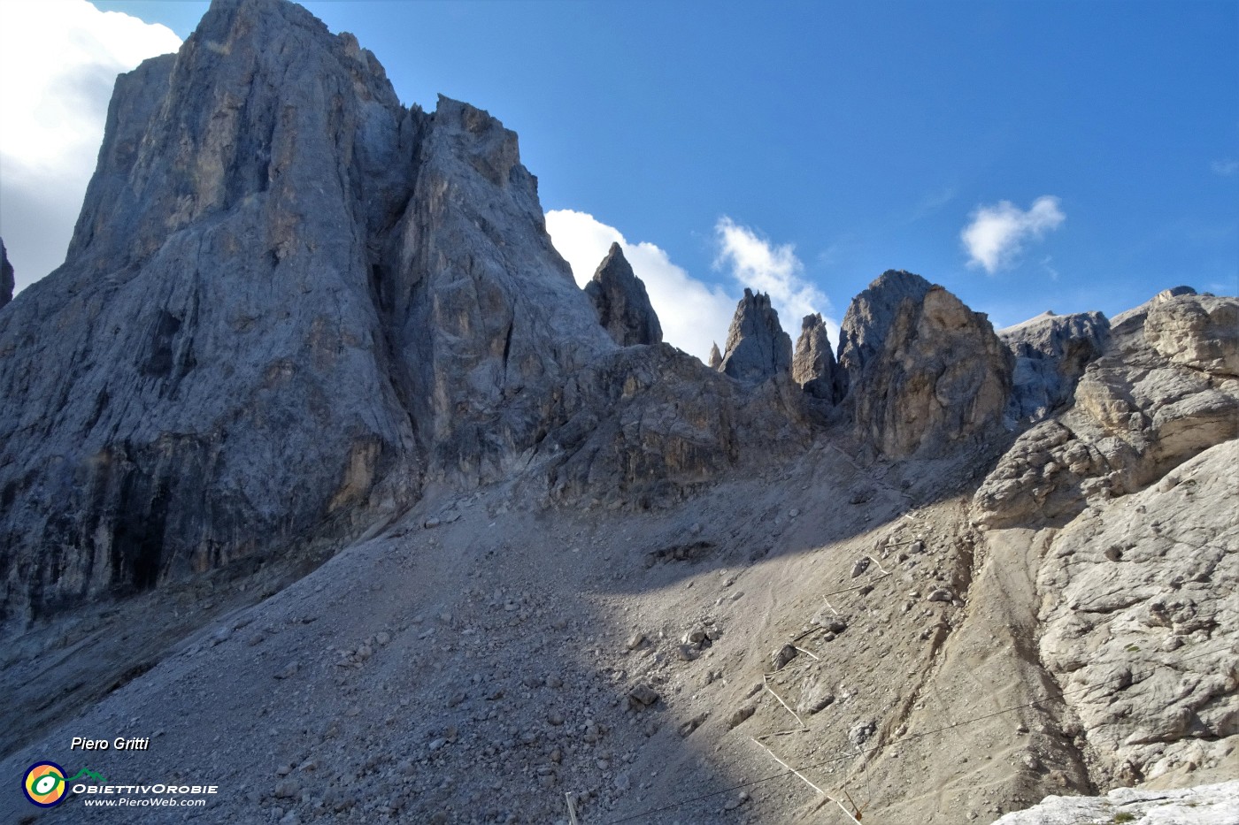 21 A dx del Focobon sentiero x Forcella Margherita e Passo delle Farangole .JPG -                                